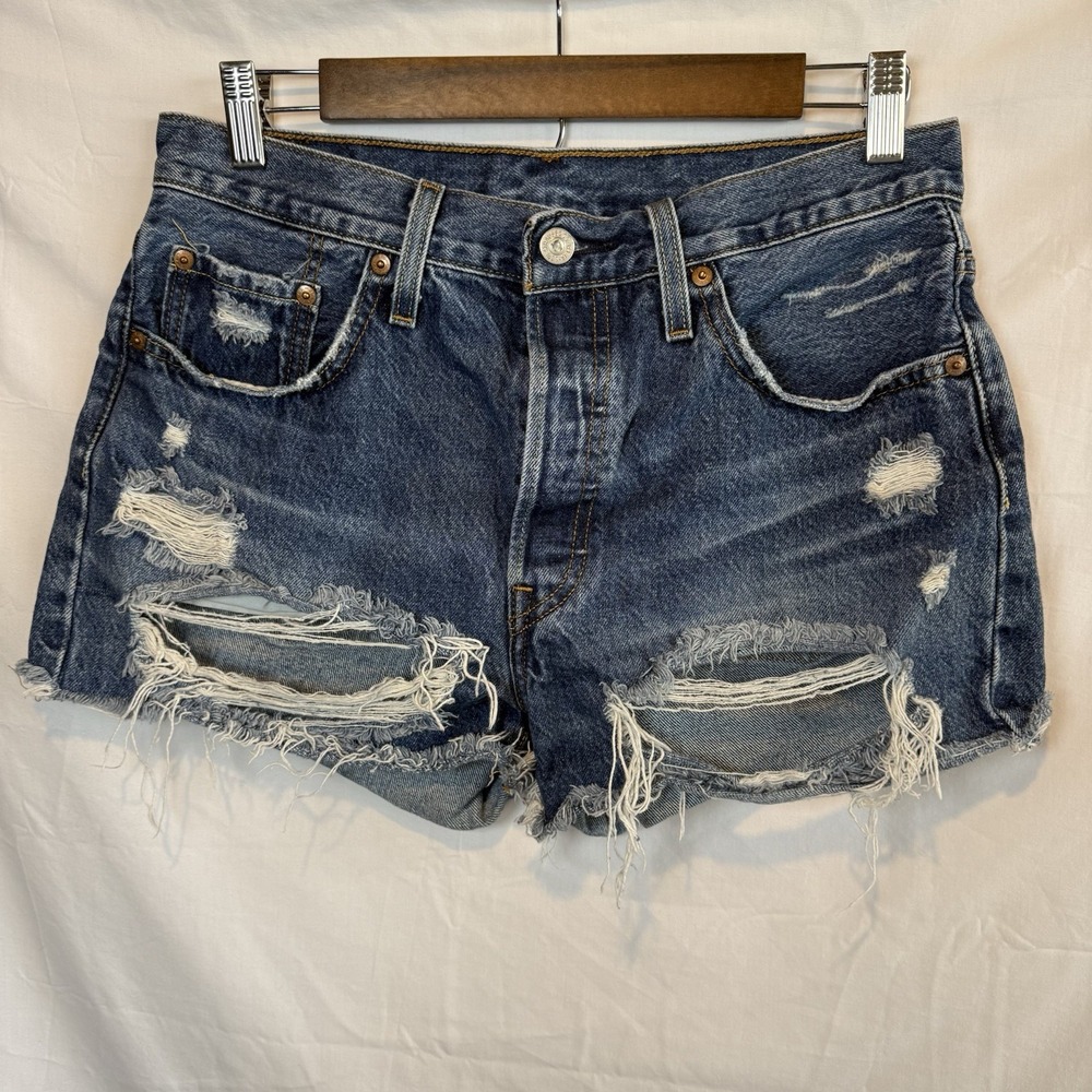 Levi's Women's 501 Premium Button Fly Distressed Denim Shorts Size 26x3.5 - Picture 3 of 7